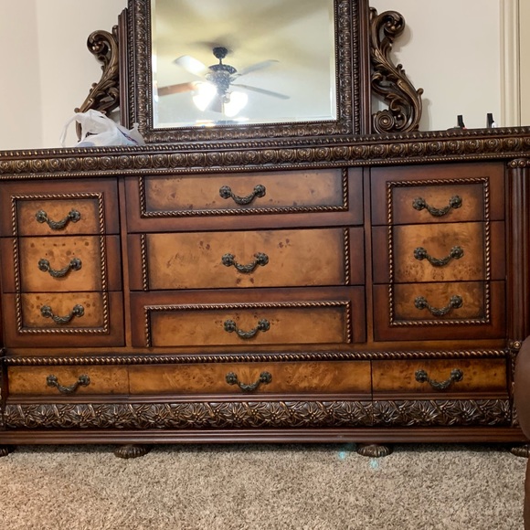 Hand Carved Solid wood Luxury furniture by owner - Picture 2 of 8